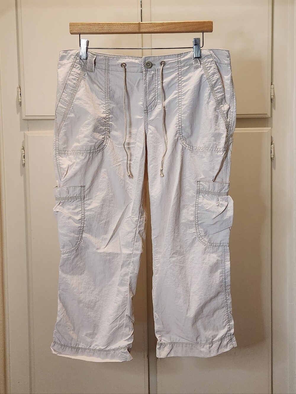 Old navy beige/ tan cropped cargo pants